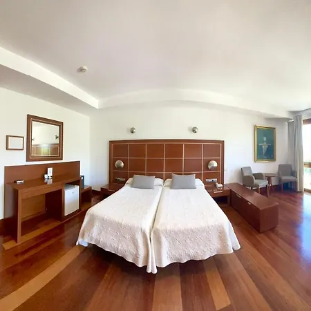 Otel Acinipo 4*