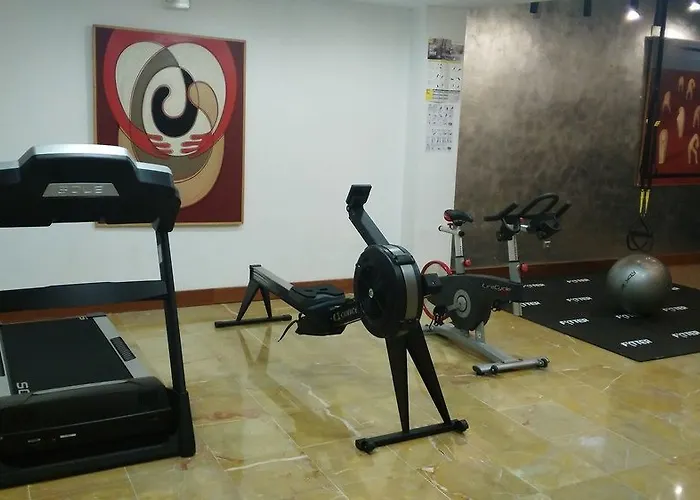 Acinipo Готель